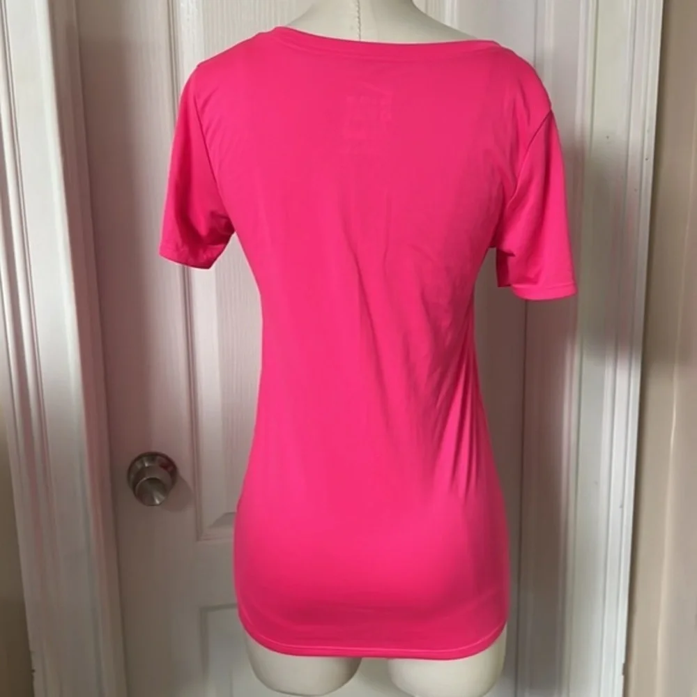 Woman's‎ Nike T-shirt